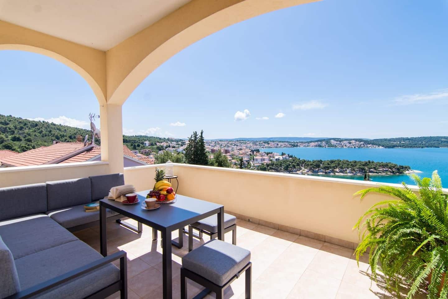 Appartements Tom - panoramic sea view: A1(6) Trogir - Riviera de Trogir 