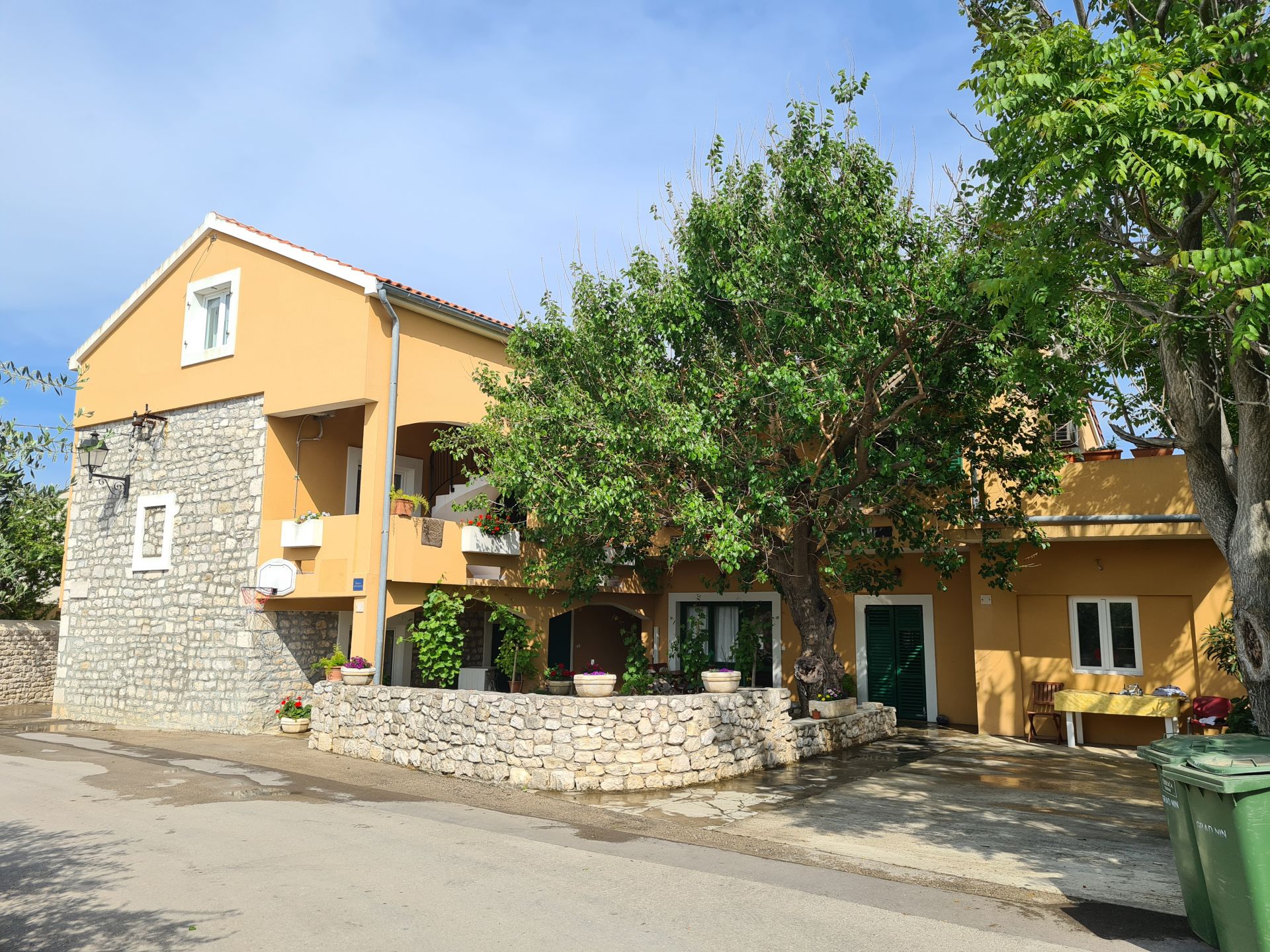 Appartements Stosa - with parking : A1(2+1), A2(2+1), A3(3+3) Nin - Riviera de Zadar 